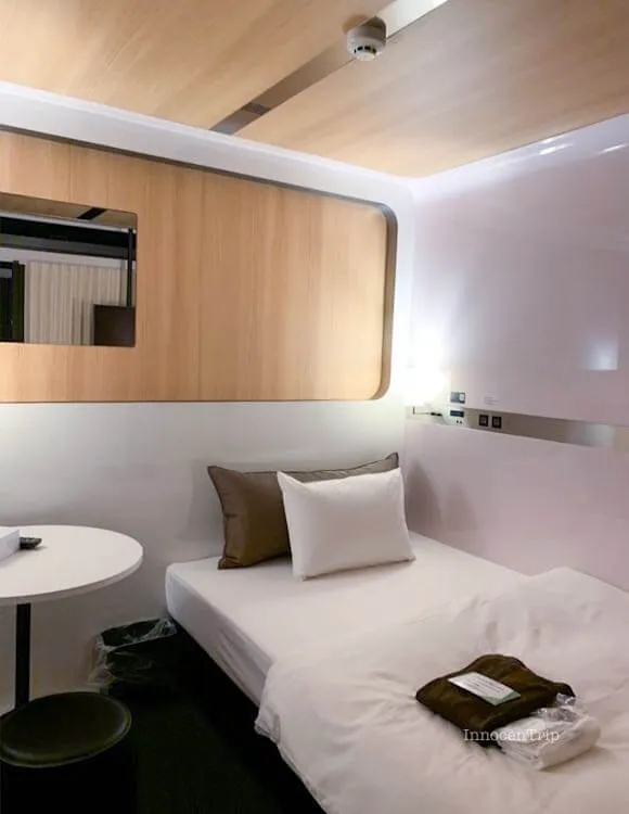 キャビンの室内