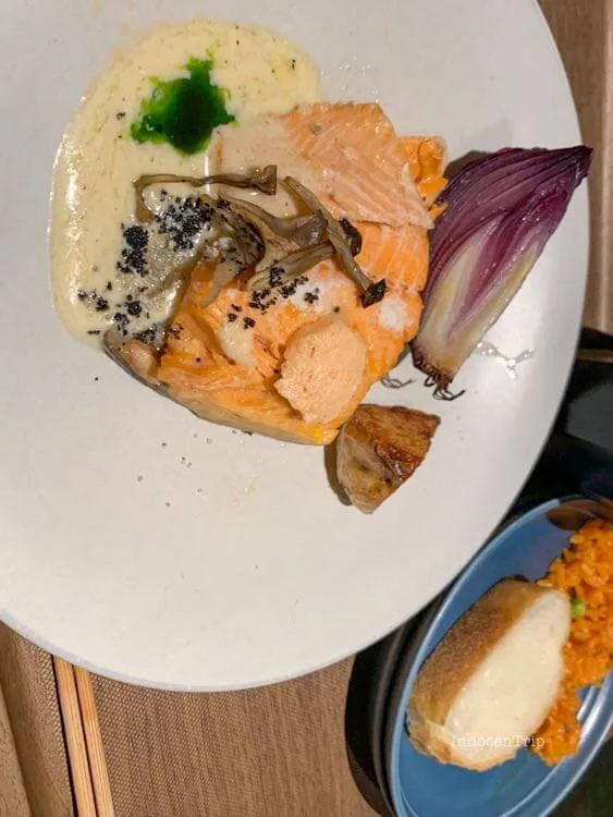 ディナーのメインディッシュ