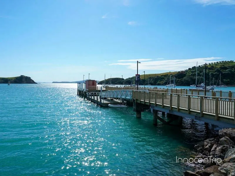 ワイヘキ島行きフェリーが発着するターミナルの様子