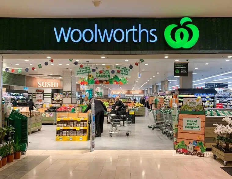 ウールワース店内