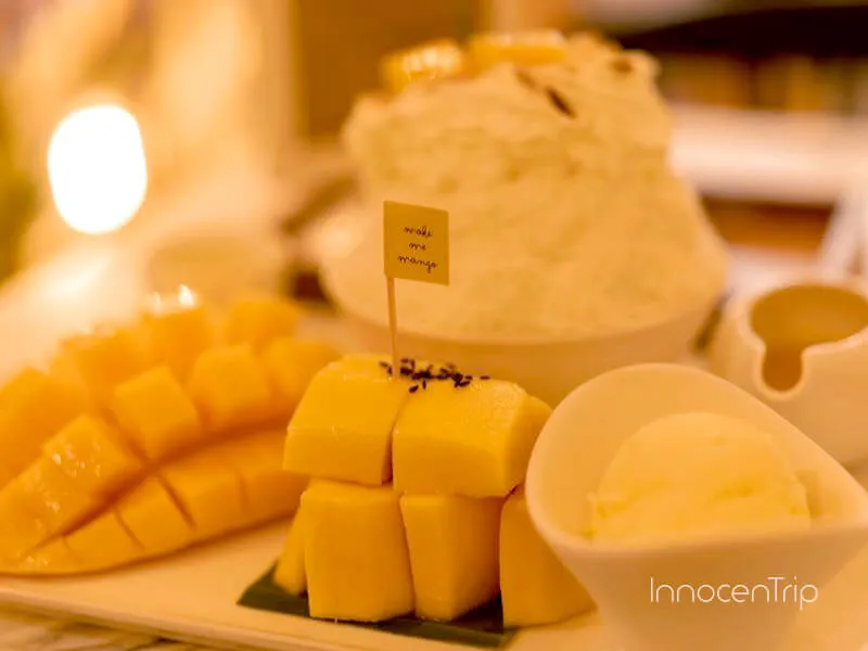  バンコクの人気カフェ「Make Me Mango」のマンゴーデザート盛り合わせ
