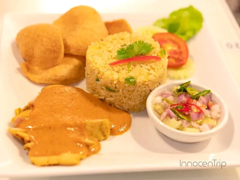 サイアム・パラゴン内のフードコートと豊富な屋台料理