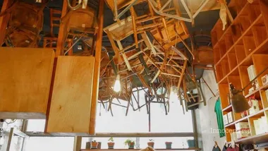 メルボルンのカフェBrother Baba Budan(ブラザーババブダン)はチェア吊り盛り!?