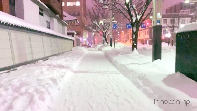 新千歳空港からススキノへの移動はバスが最適！乗り換えなし、電車より安い のアイキャッチ画像