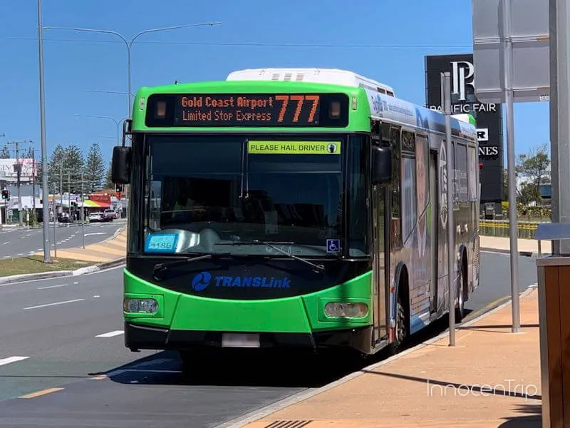 空港と市内を結ぶ777番路線バス