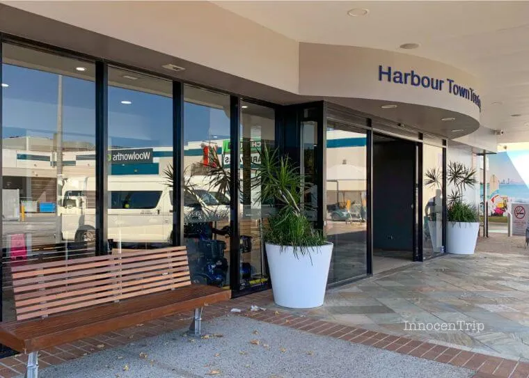 ハーバータウン ラウンジ