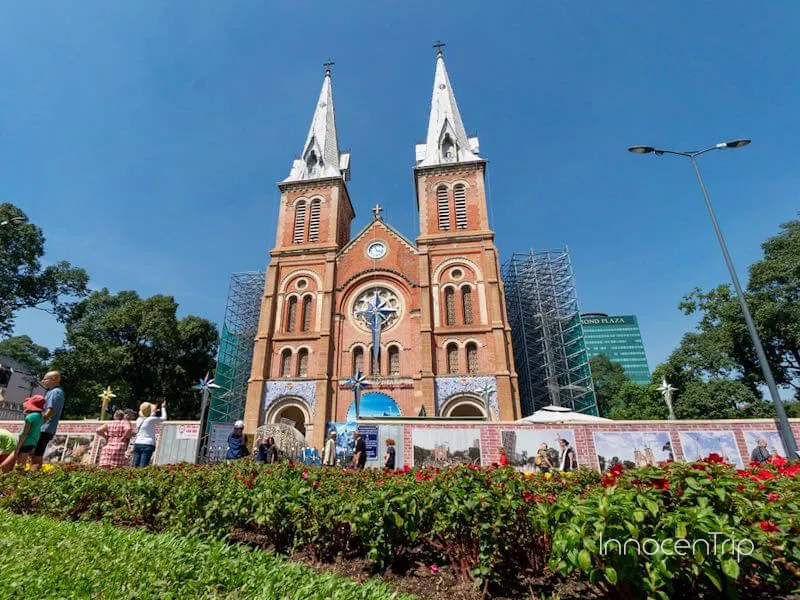 ホーチミンのシンボル・サイゴン大教会の外観