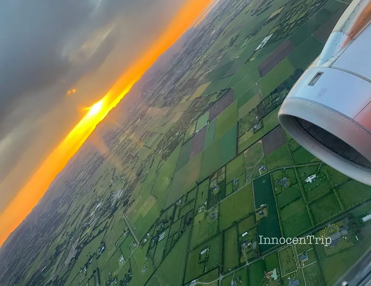 ニュージーランド上空の朝日