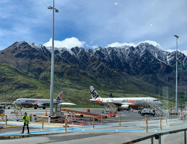 ジェットスター飛行機と山