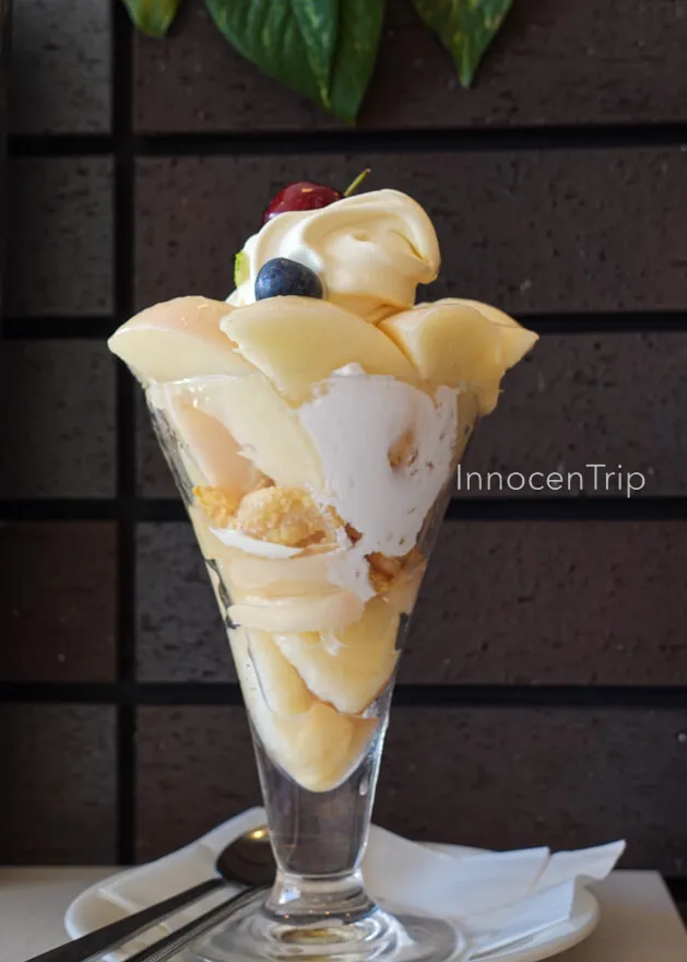 フルーツむらはたで頂いた季節の桃パフェ