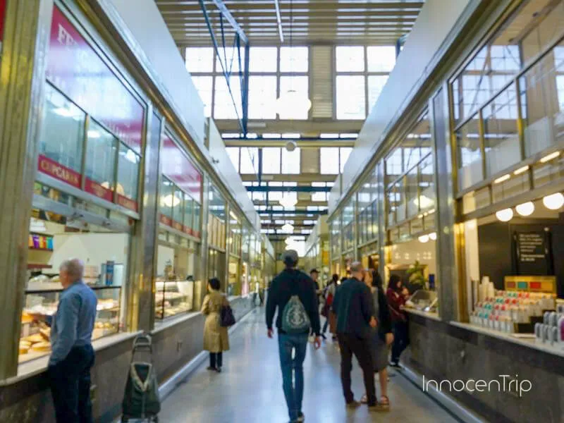 野菜や果物がずらりと並ぶ、メルボルンの台所クィーンヴィクトリアマーケット