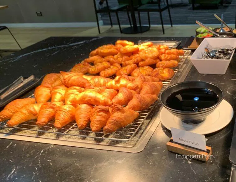 ラウンジの食事 クロワッサン