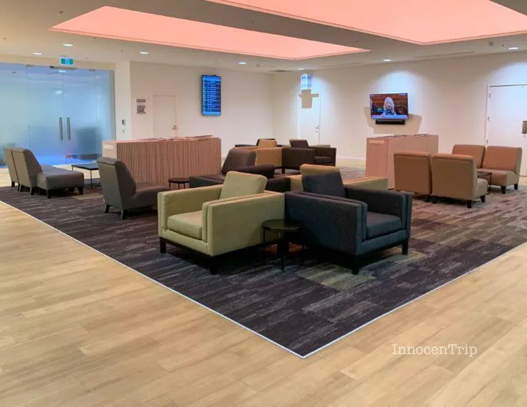 STRATAラウンジ内