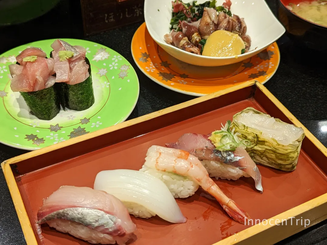 富山駅ナカの人気回転寿司で味わう地物ネタの皿