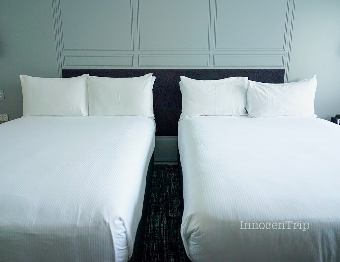 ダブルルームのベッド2台