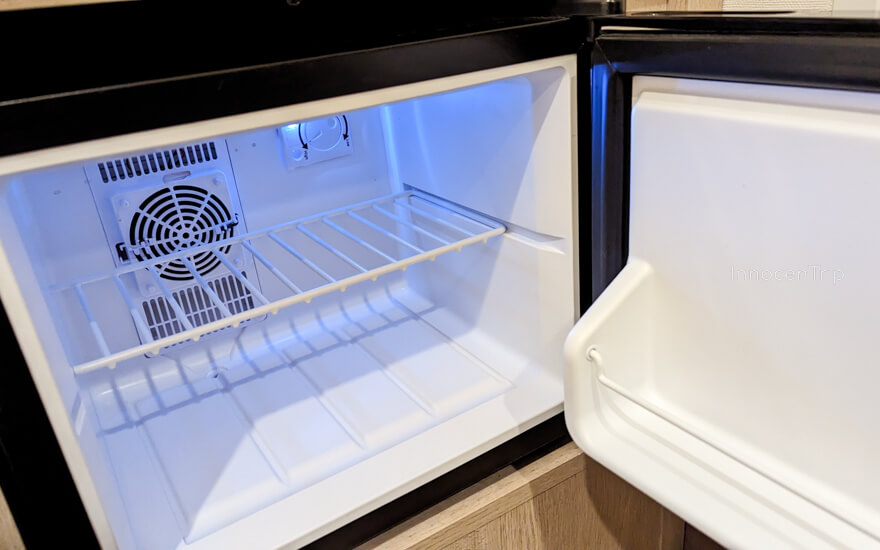 コンパクトサイズの冷蔵庫