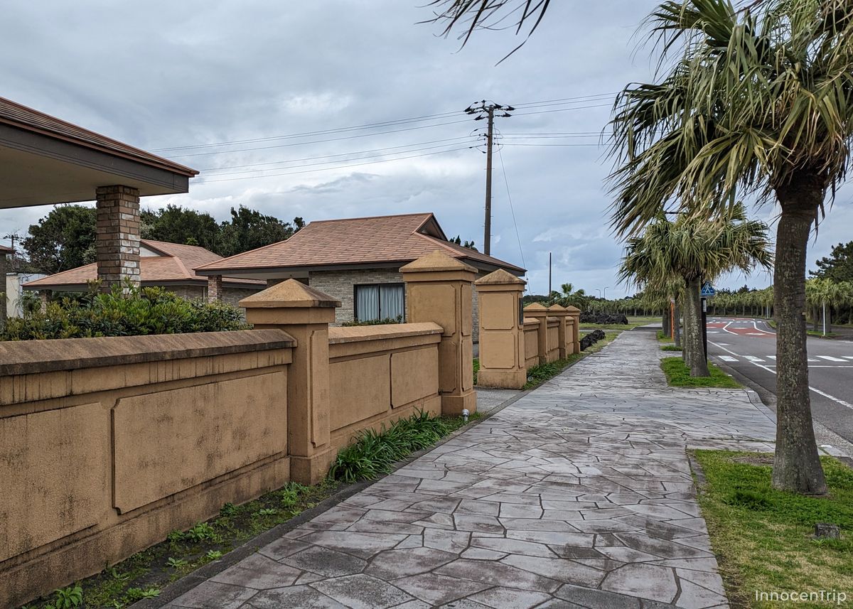 チェックイン前の宿の外観