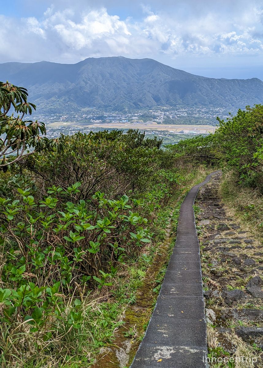 後ろを振り返ってみた山並み