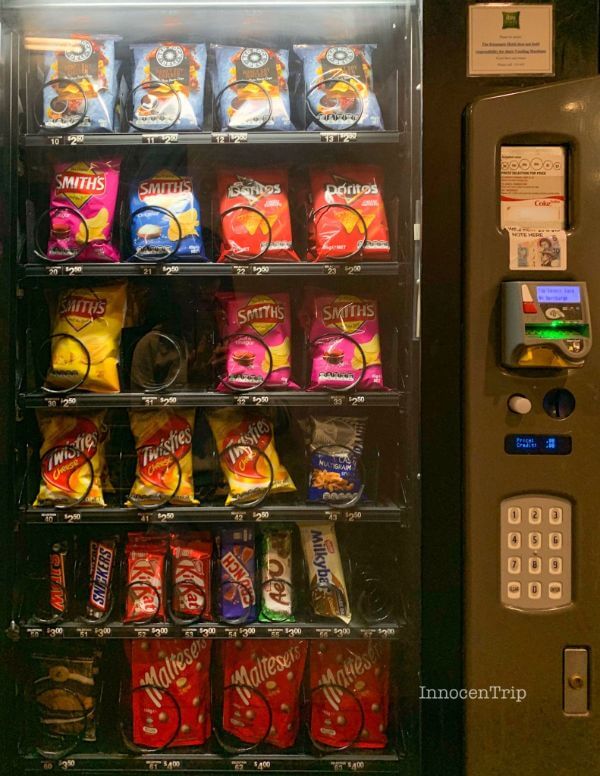 自動販売機 スナック