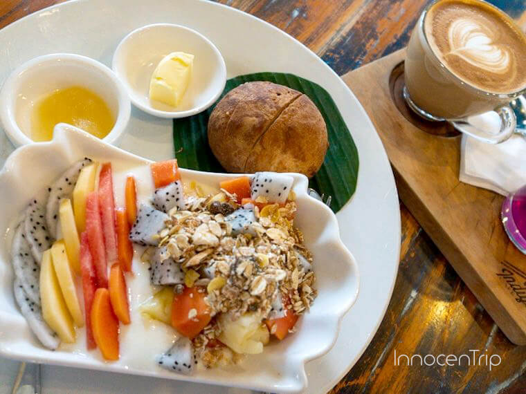 ヨーグルト&フルーツたっぷりの朝食メニュー