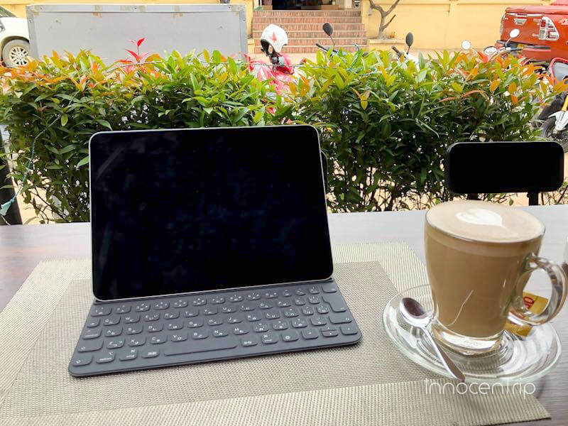 速いWifiが使えるTimelessカフェの店内