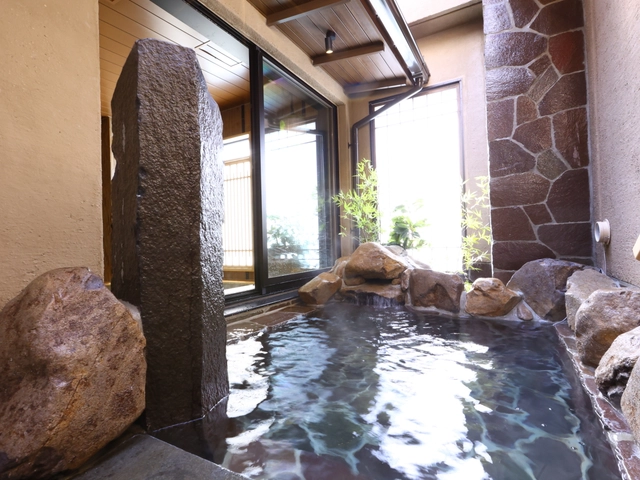 杜都(もりと)の湯の女性露天風呂