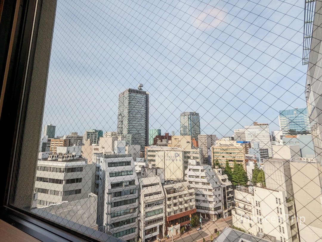 客室窓から望む仙台中心部のビル街ビュー