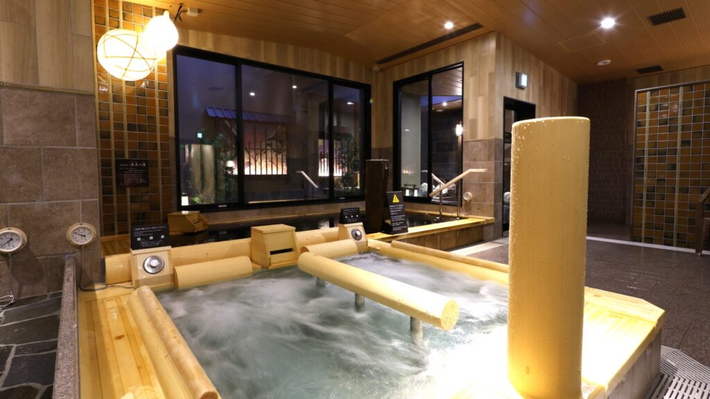 浅草別邸 女湯の大浴場(ジェットバス)