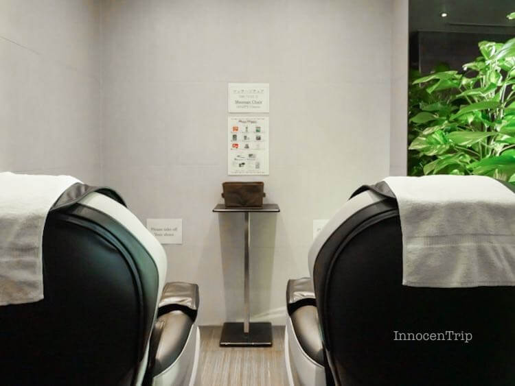 1階エレベーターホールにある有料マッサージチェア