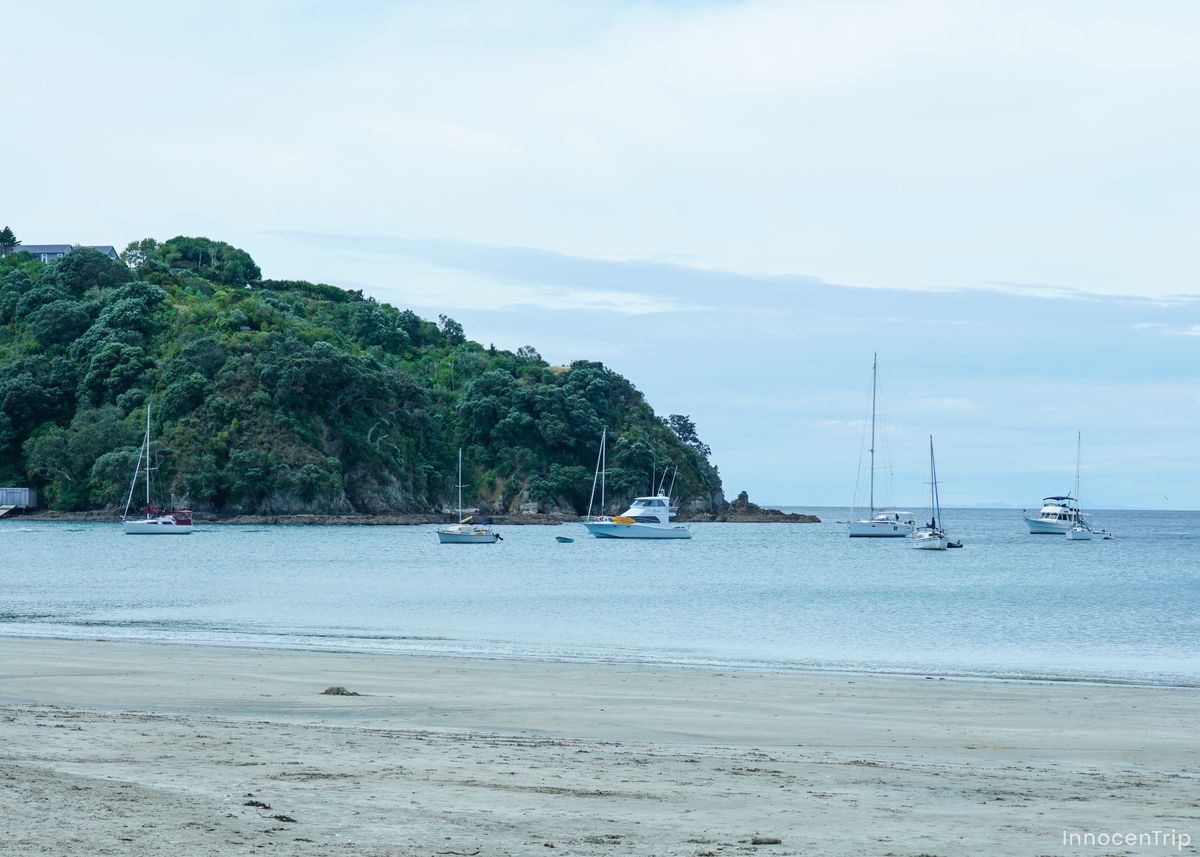 桟橋から見た穏やかな入り江